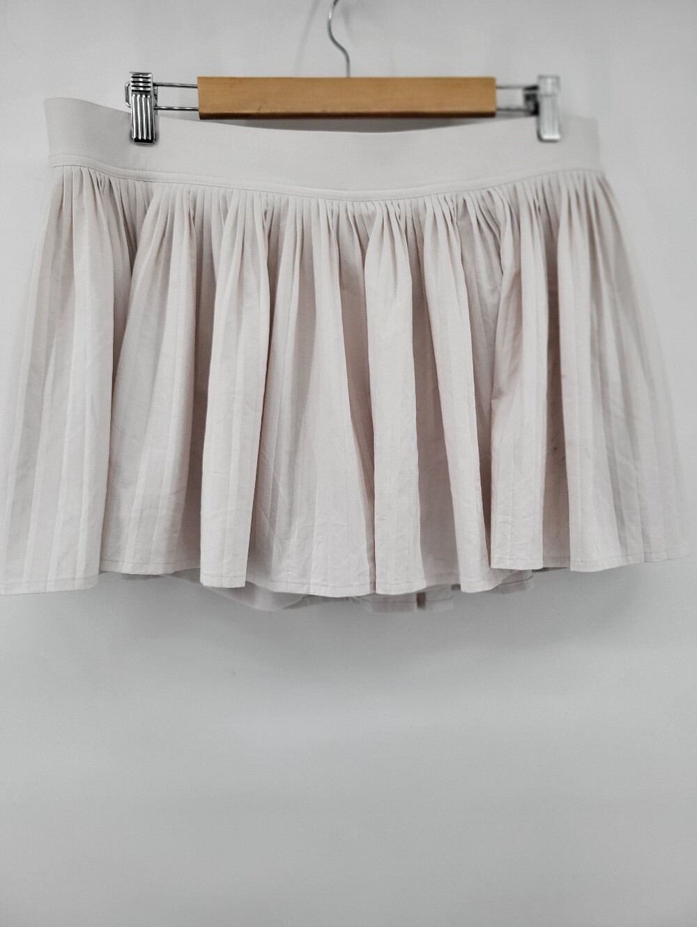 lululemon athletica Off White Pleated Skater Mini Skirt Size 14